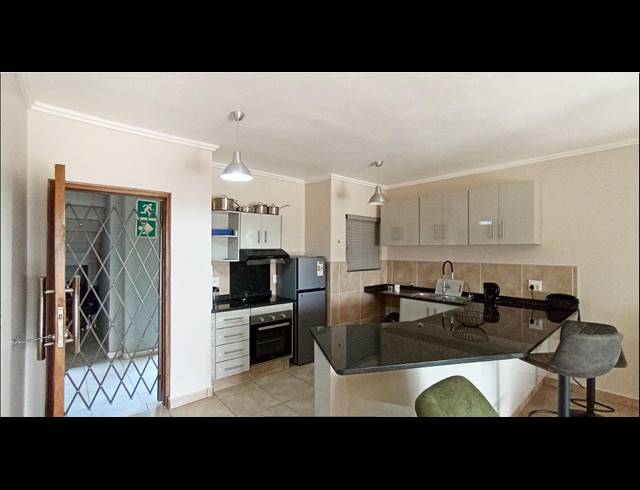 2 BEDROOM APARTMENT FOR SALE IN PALM LAKES ESTATE